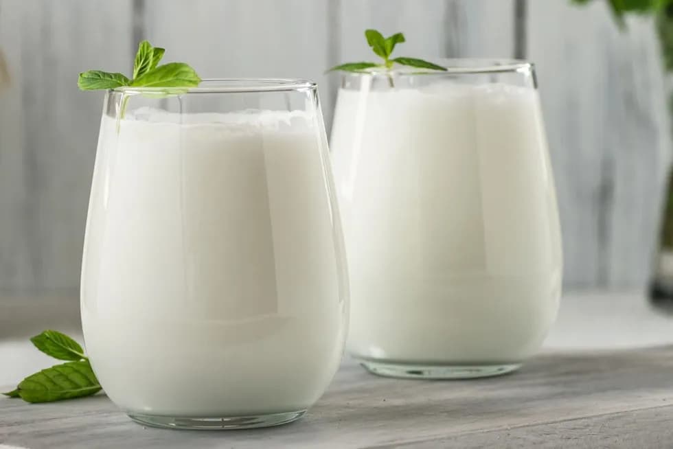 Czy maślanka jest dietetyczna? Sekrety odchudzania i zdrowia!